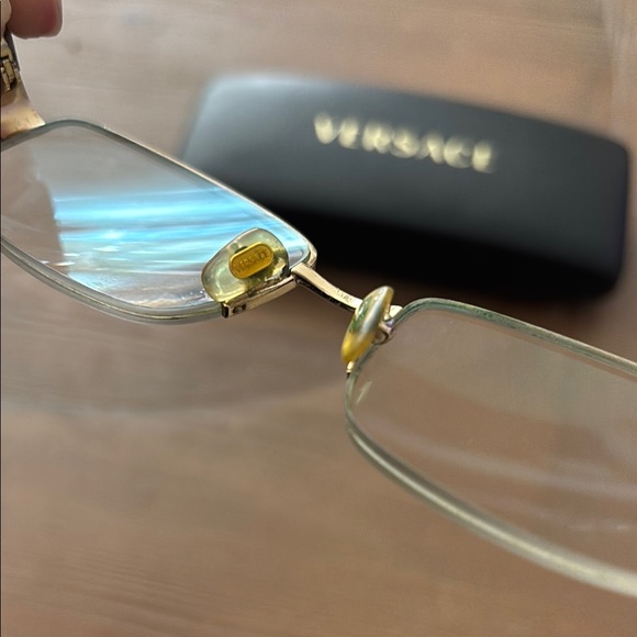 Versace Gold and Black Women's Glasses. Versace MOD. 1185B 1002 51□17 135. - Picture 8 of 10